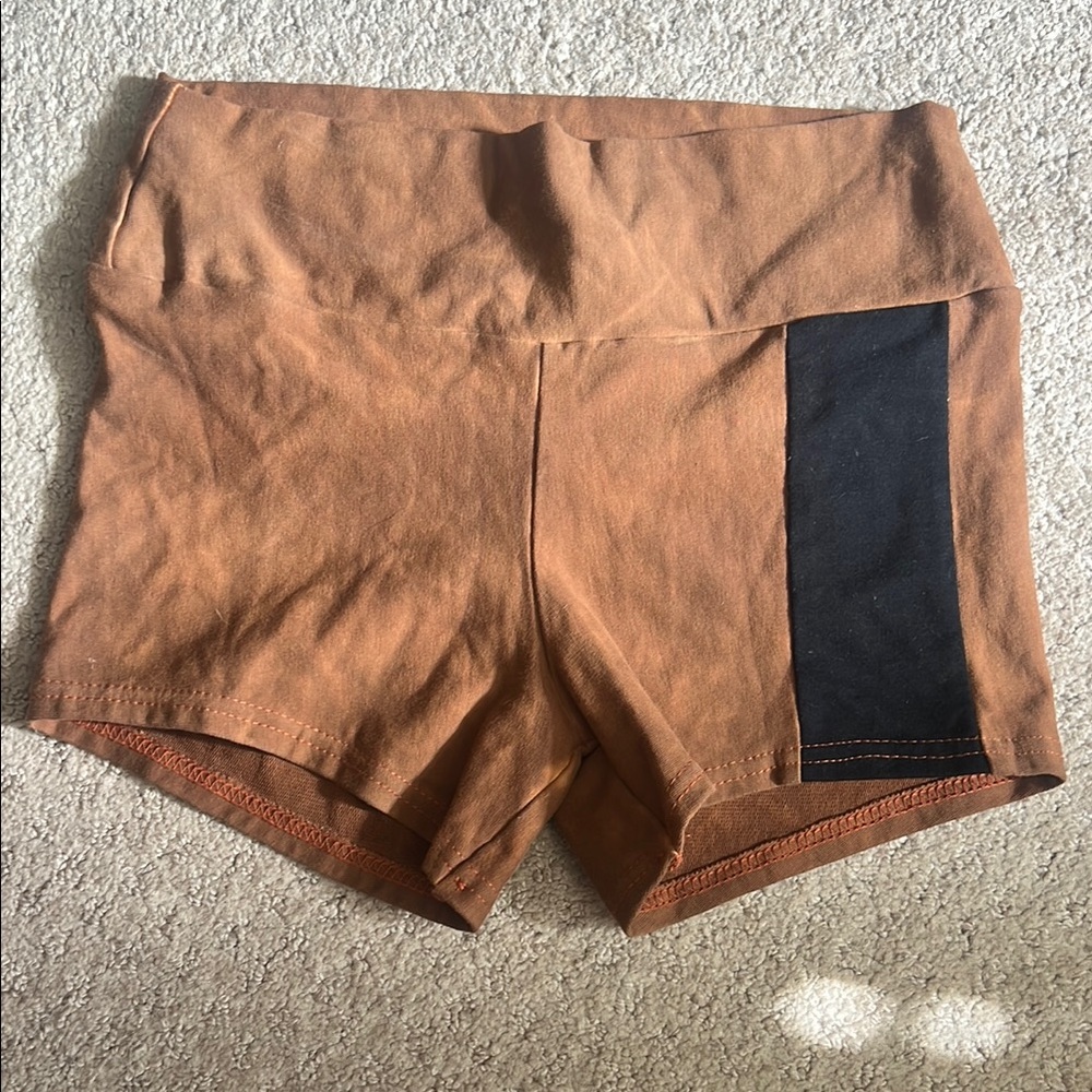 NWOT Dorawyn rust micro shorts